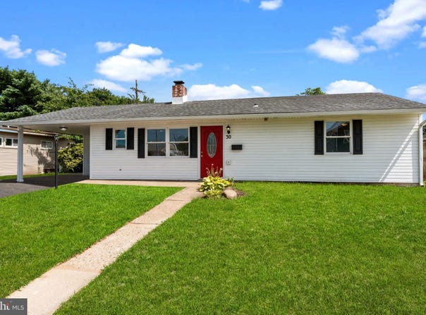 30 POPLAR LANE, LEVITTOWN, PA 19054
