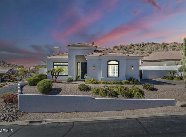 6334 E VIEWMONT Drive, Mesa, AZ 85215