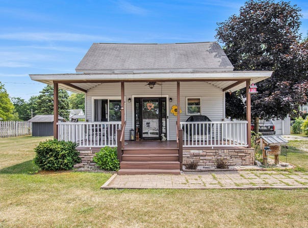 515 Locust Street, Howard City, MI 49329