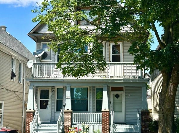 2428 W Burnham St, Milwaukee, WI 53204