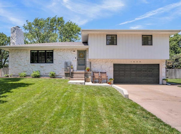 1625 Suncrest Dr, McPherson, KS 67460