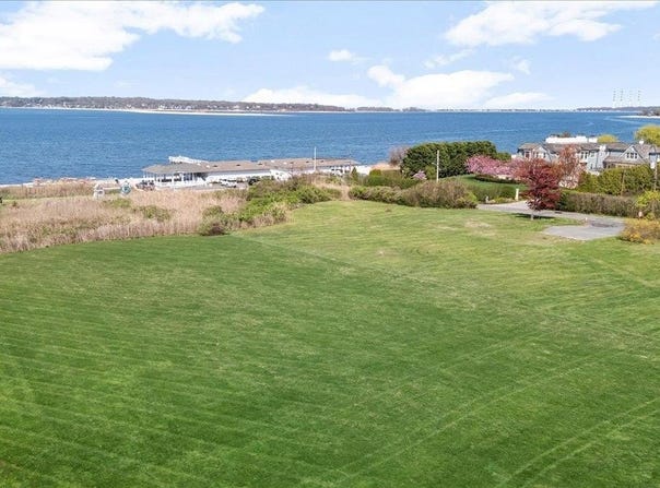 36 Bay Crest Drive, Huntington, NY 11743
