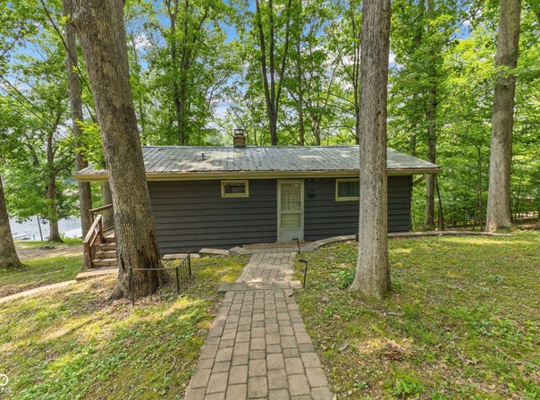 8434 S Christian Drive, Nineveh, IN 46164