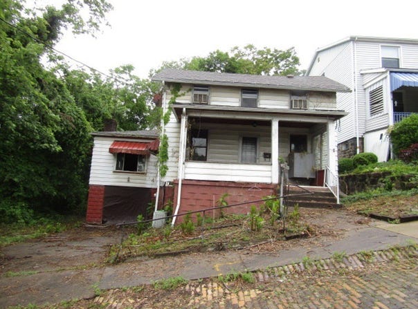 445 4th St, Freedom, PA 15042