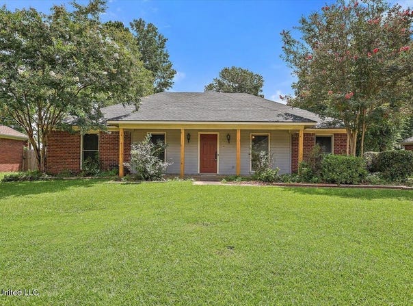 110 Oak Grove Drive, Brandon, MS 39047