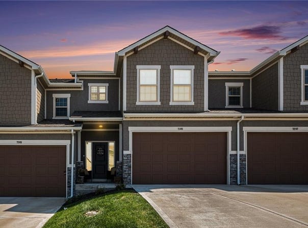 7301 Aaron Street, Parkville, MO 64152