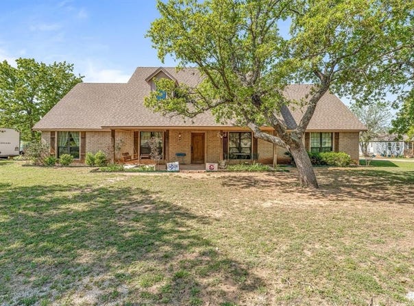 236 East Park Drive, Graham, TX 76450