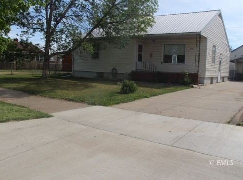 614 S Jordan Ave, Miles City, MT 59301