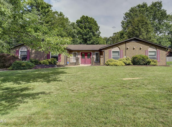 1019 Somerset Drive, Johnson City, TN 37604