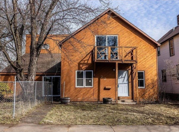221 W Howard Street, Hibbing, MN 55746