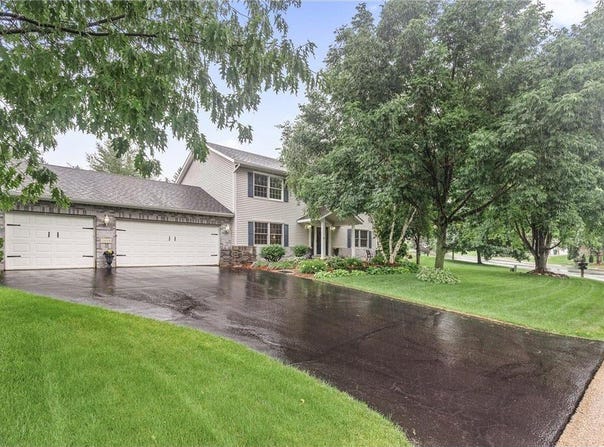 1415 Kingswood Ponds Road, Eagan, MN 55122