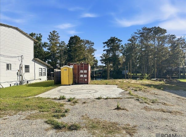 22400 Chinquapin Ave, Maurepas, LA 70449