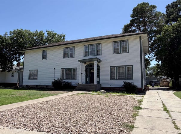 410 W 6th St, Hays, KS 67601