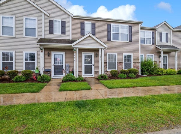 10421 Paramount Way, Cedar Lake, IN 46303