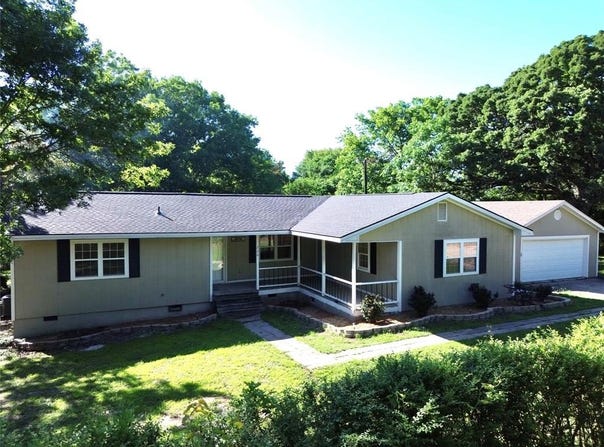 220 Seabreeze Drive, Gun Barrel City, TX 75156