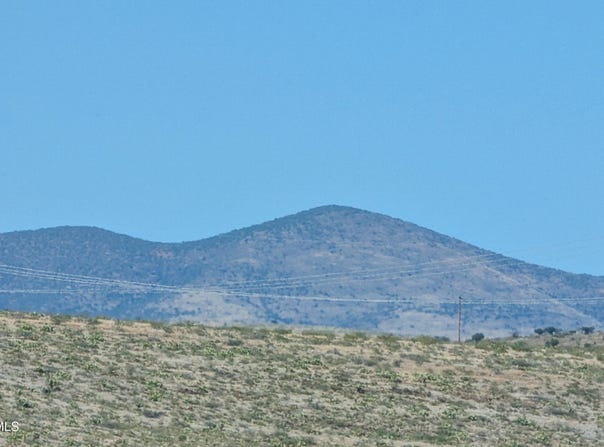 20850 E Larry Lane, Mayer, AZ 86333