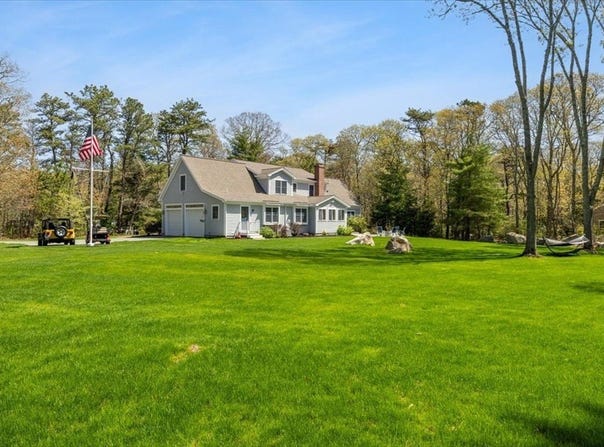 2 Boulder Rd, Bourne, MA 02532