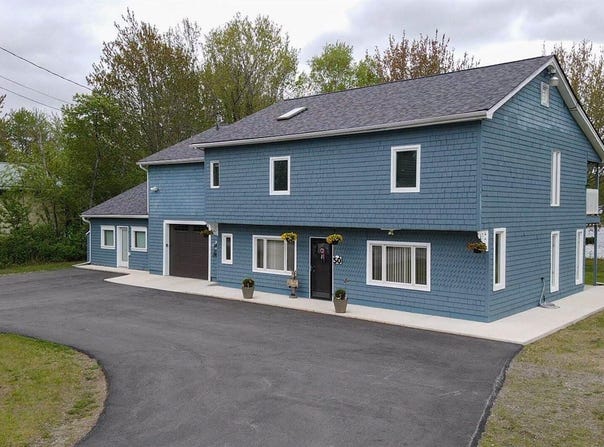 50 Water Street, Howland, ME 04448