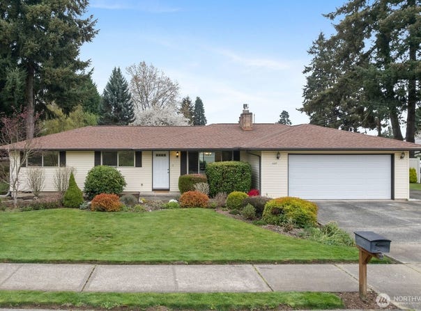 1127 12th Avenue SE, Puyallup, WA 98372