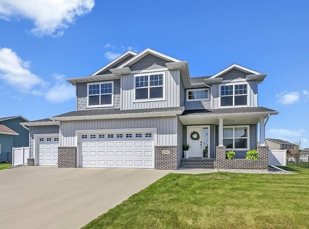 2842 McLeod Drive E, West Fargo, ND 58078