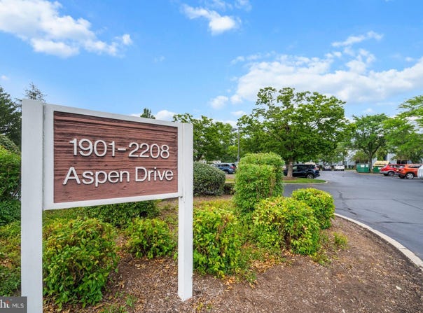 2203 ASPEN DRIVE, PLAINSBORO, NJ 08536