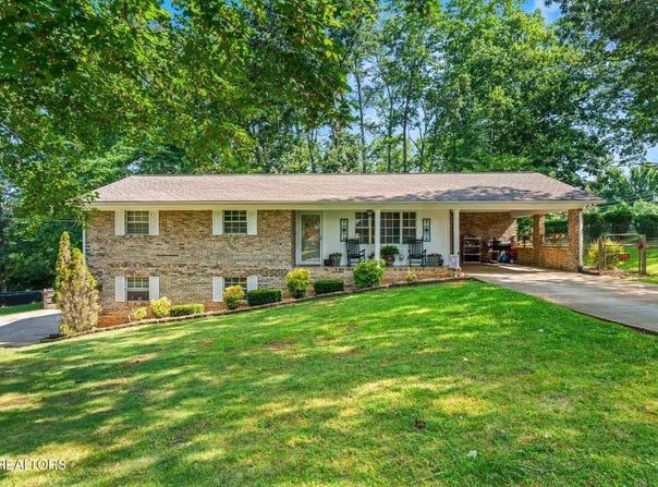 3026 Oliver St, White Pine, TN 37890