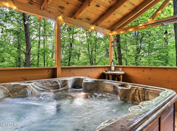 3513 Country Pines Way, Sevierville, TN 37876