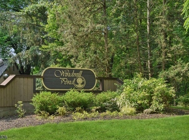 36 Windmill Dr, Morristown Town, NJ 07960-5977