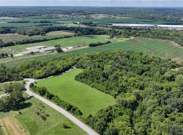 21708 E Eureka Road, Independence, MO 64057