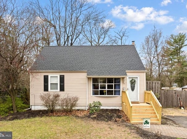 118 E 10TH AVENUE, PINE HILL, NJ 08021