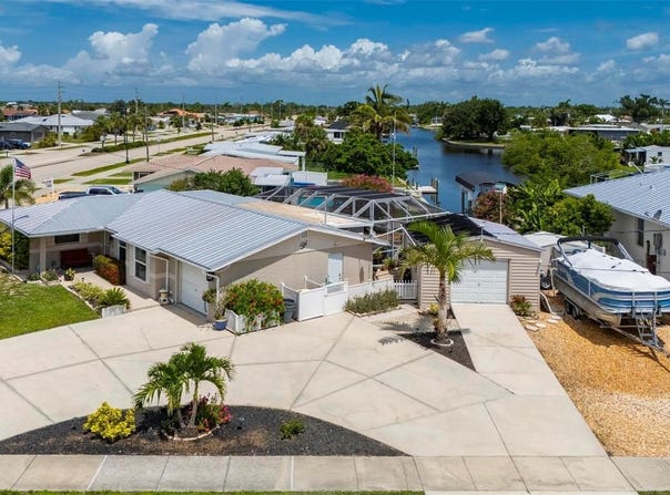 21194 EDGEWATER DRIVE, PORT CHARLOTTE, FL 33952