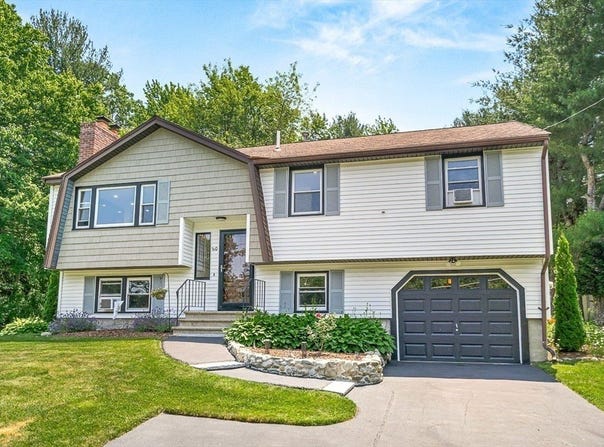 60 Oxford Rd, Dracut, MA 01826
