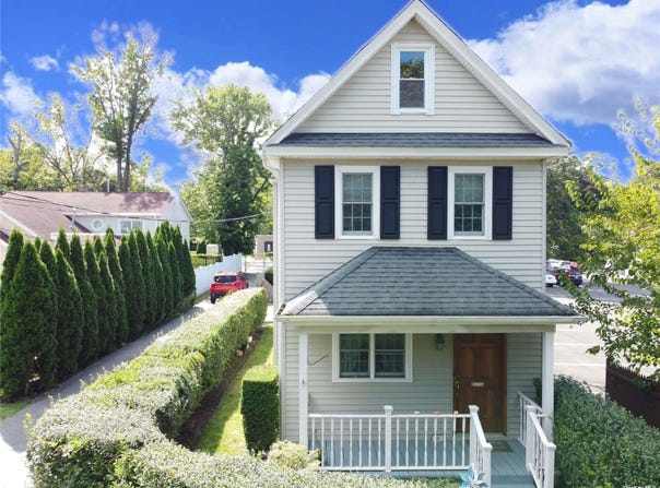 6 Morris Lane, Great Neck, NY 11024