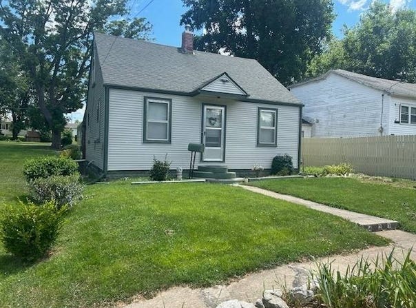 420 N. Dutton, Pittsfield, IL 62363