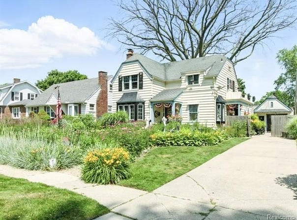 1313 Wall Street, Port Huron, MI 48060
