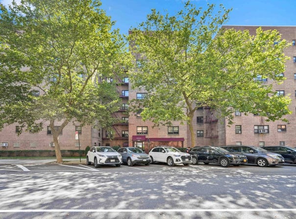 29-49  137th st, Flushing, NY 11354