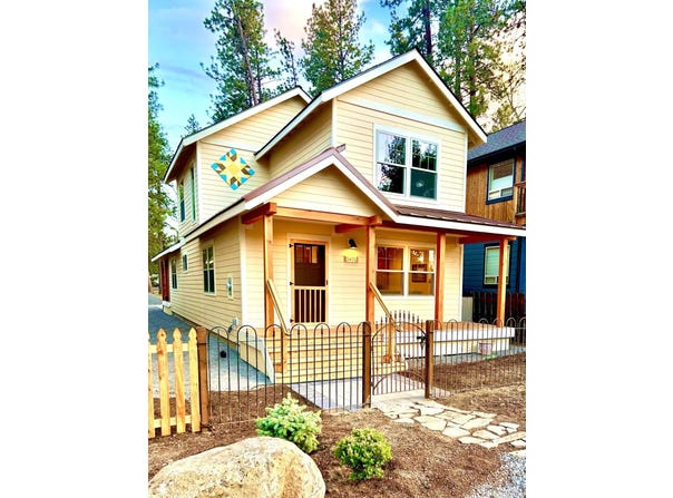 347 W Jefferson Avenue, Sisters, OR 97759