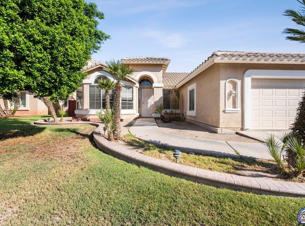 1050 Chaparral Dr, El Centro, CA 92243