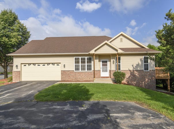 2812 E Somers Ct, Cudahy, WI 53110