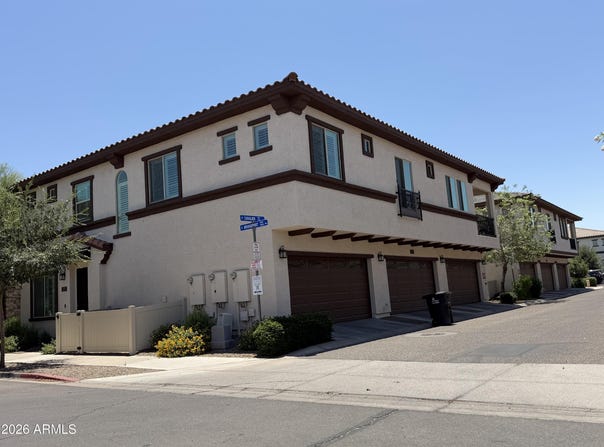 2723 S CAVALIER Drive, Gilbert, AZ 85295