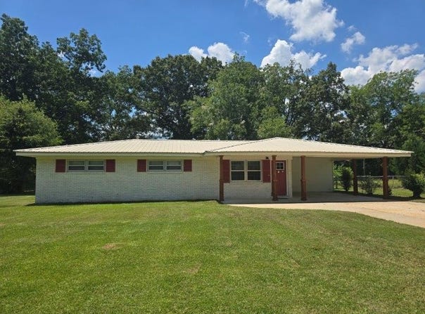 212 Plaza Drive, Daleville, AL 36322