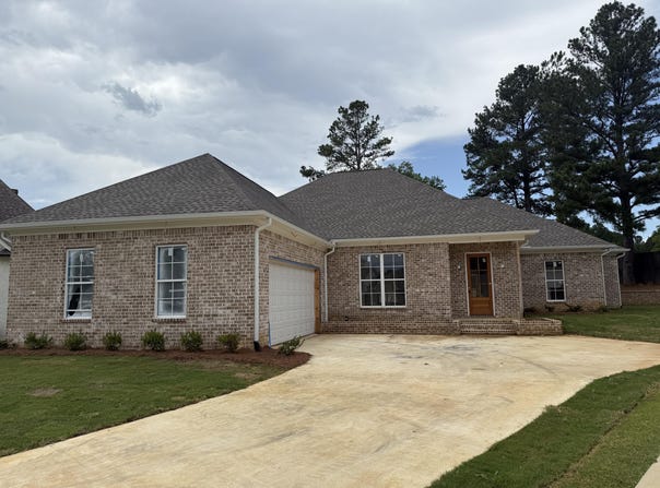 1841 Greenside Dr., Tupelo, MS 38801