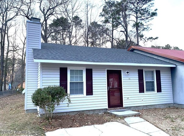 302 Cedar Creek Drive, Jacksonville, NC 28540