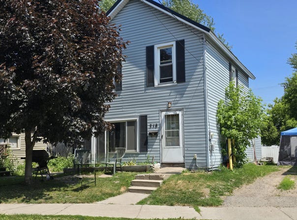 218 ARLINGTON ST, Sault Ste Marie, MI 49783