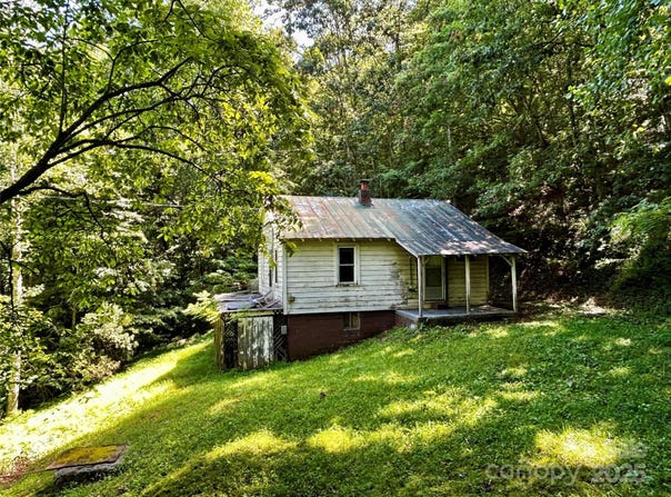 564 Upper Thomas Branch Road, Marshall, NC 28753