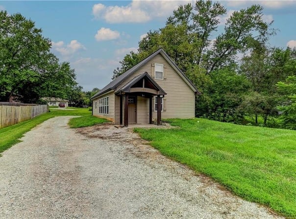 406 Valley Street, Lathrop, MO 64465