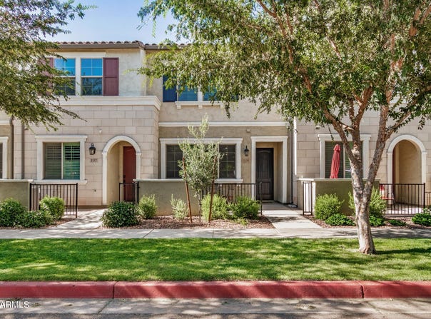 1825 E HAMPTON Lane, Gilbert, AZ 85295