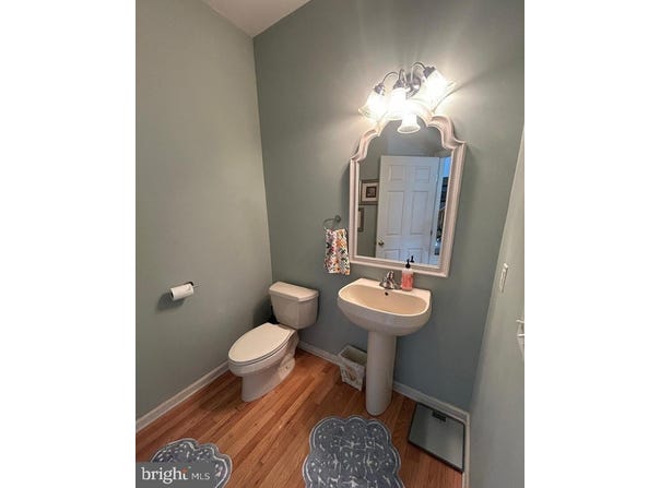 2 CARRIAGE COURT, EAST WINDSOR, NJ 08520