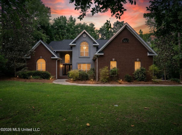 17 Stonecrest, Hattiesburg, MS 39402