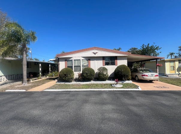 38791 US 19 N, Tarpon Springs, FL 34689